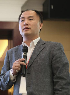 董云伟